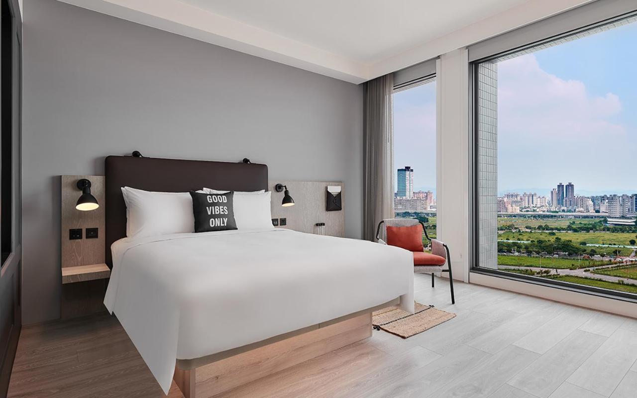 Moxy Taichung Hotel Buitenkant foto