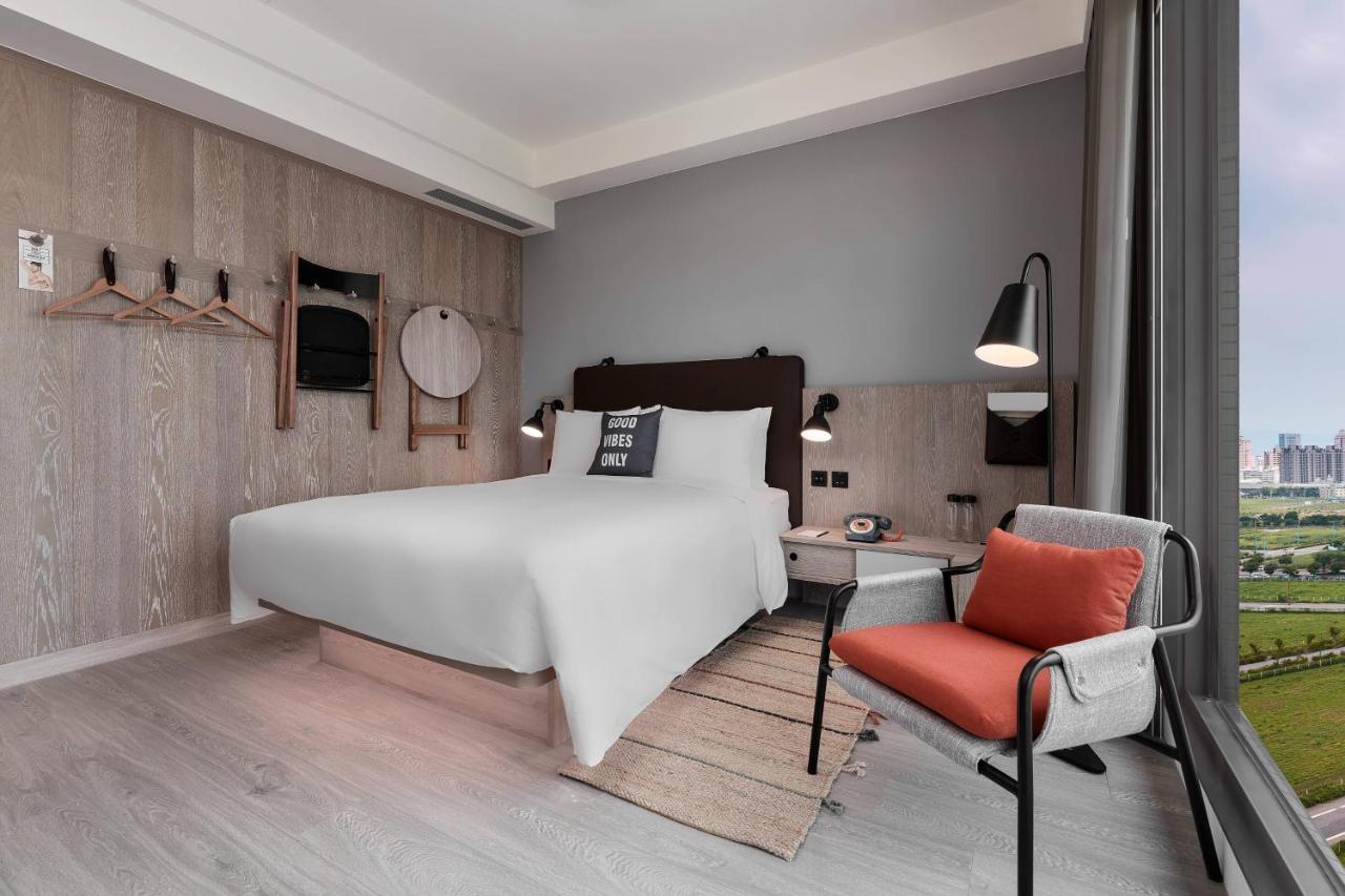 Moxy Taichung Hotel Buitenkant foto